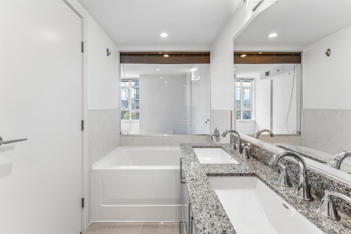 Photo 12 at 503 - 89 W 2nd Avenue, False Creek, Vancouver West