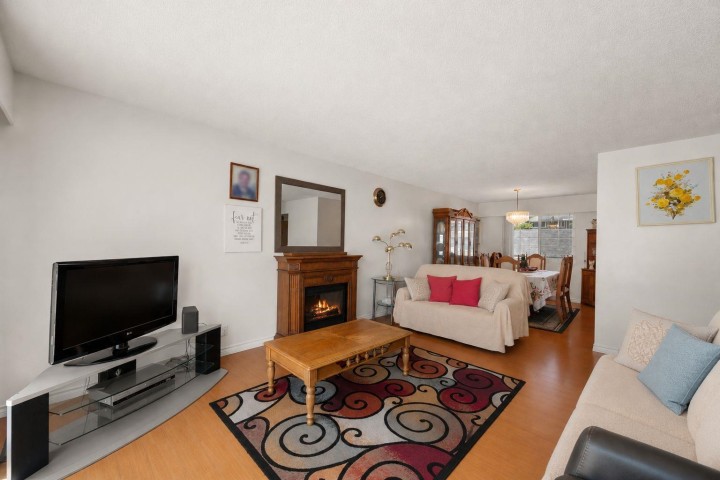 Photo 7 at 1457 Se Marine Drive, Fraserview VE, Vancouver East