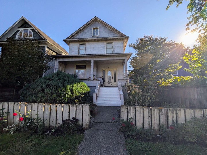 Photo 8 at 742 E 13th Avenue, Mount Pleasant VE, Vancouver East