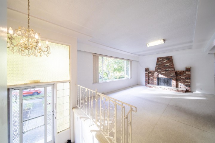Photo 3 at 3449 E Pender Street, Renfrew VE, Vancouver East