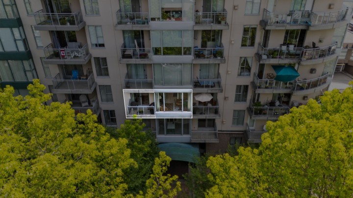 Photo 32 at 302 - 588 16th Street, Ambleside, West Vancouver