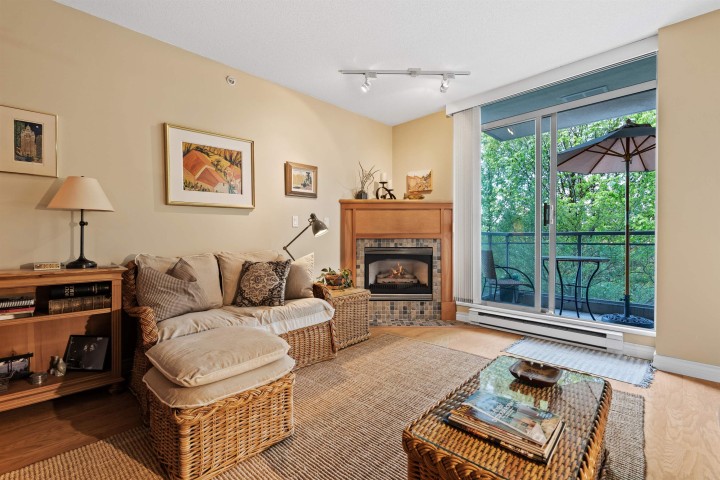 Photo 1 at 302 - 588 16th Street, Ambleside, West Vancouver