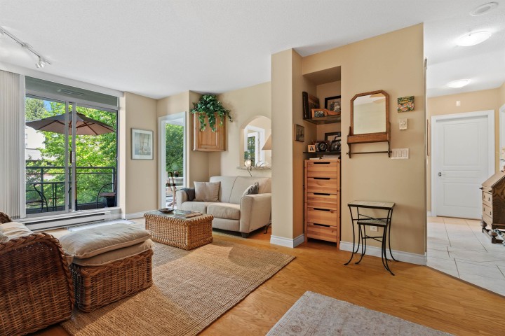 Photo 25 at 302 - 588 16th Street, Ambleside, West Vancouver