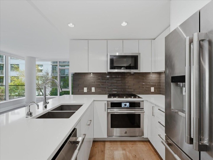 Photo 11 at 302 - 8533 River District Crossing, South Marine, Vancouver East