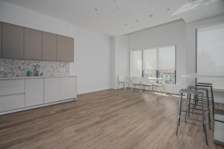 Photo 4 at 208 - 8188 Fraser Street, South Vancouver, Vancouver East