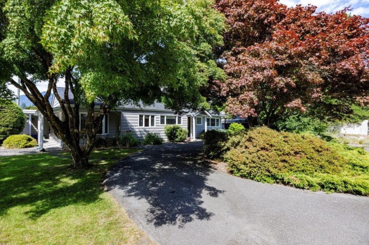 Photo 4 at 1140 Pinewood Crescent, Norgate, North Vancouver