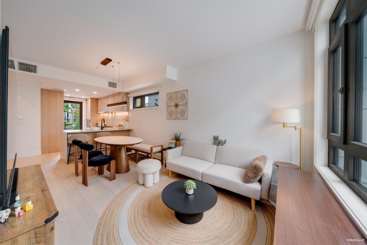 Photo 3 at 6292 Oak Street, Oakridge VW, Vancouver West