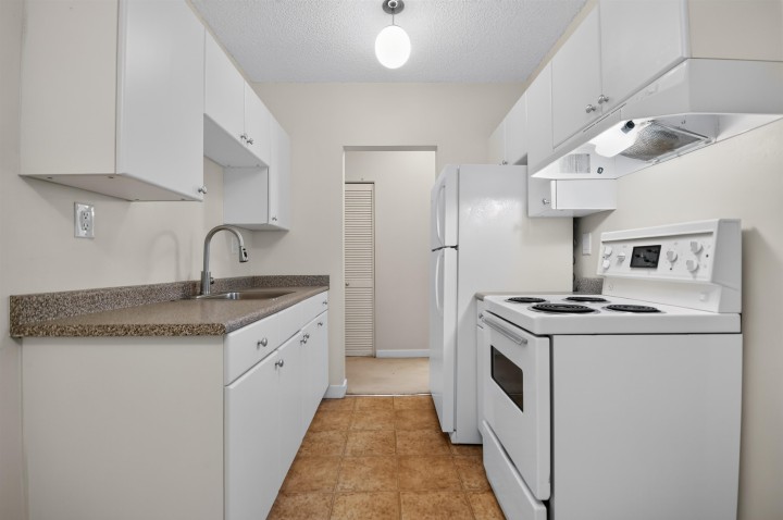 Photo 9 at 118 - 1655 Nelson Street, West End VW, Vancouver West