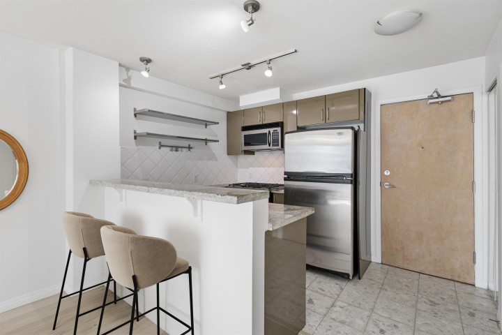 Photo 12 at 903 - 1328 W Pender Street, Coal Harbour, Vancouver West