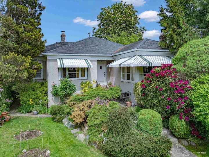 Photo 1 at 2245 W 22nd Avenue, Arbutus, Vancouver West