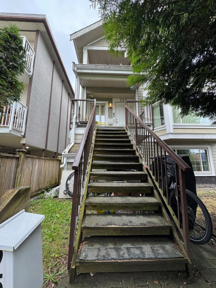 Photo 5 at 220 E 15th Avenue, Mount Pleasant VE, Vancouver East