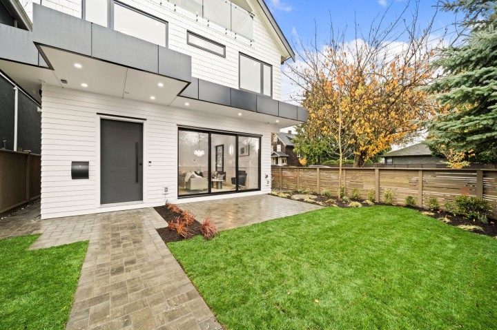 Photo 3 at 1095 E 14th Avenue, Mount Pleasant VE, Vancouver East