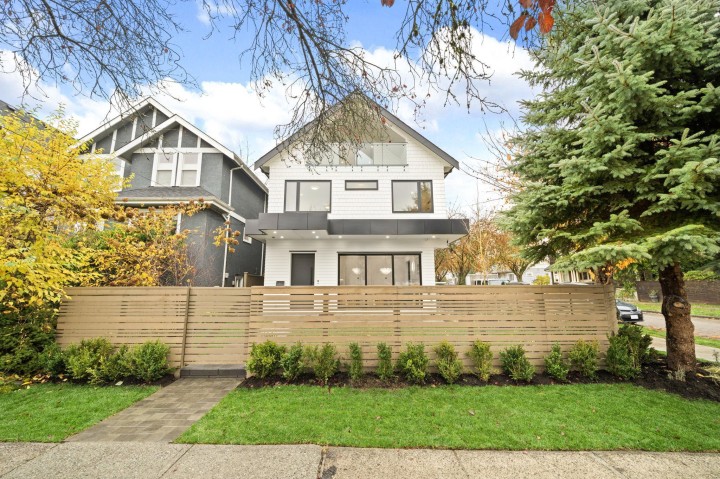 Photo 1 at 1095 E 14th Avenue, Mount Pleasant VE, Vancouver East