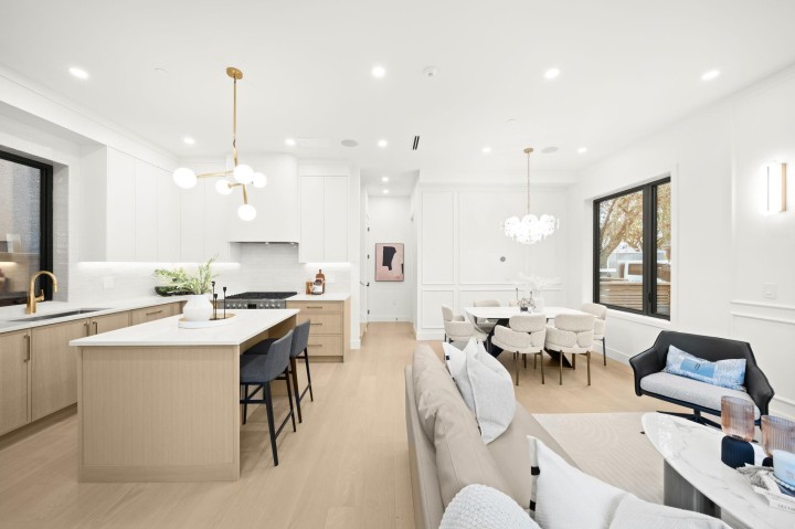 Photo 9 at 1095 E 14th Avenue, Mount Pleasant VE, Vancouver East