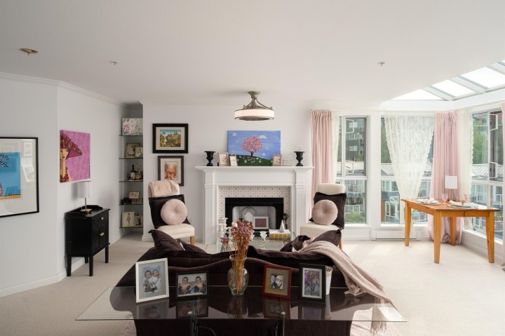 Photo 3 at 405 - 1502 Island Park Walk, False Creek, Vancouver West