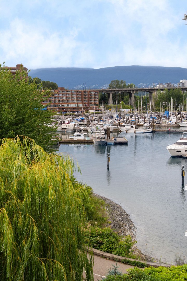 Photo 36 at 405 - 1502 Island Park Walk, False Creek, Vancouver West