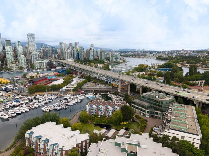 Photo 37 at 405 - 1502 Island Park Walk, False Creek, Vancouver West