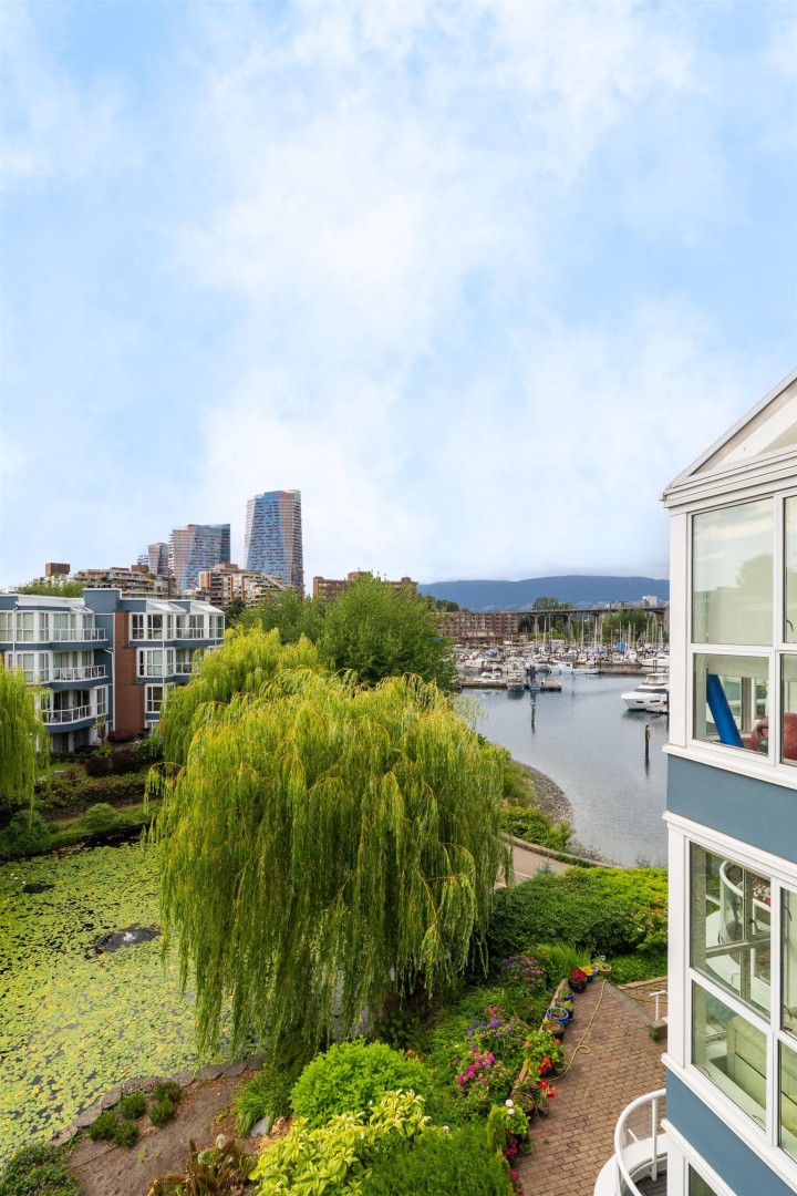 Photo 31 at 405 - 1502 Island Park Walk, False Creek, Vancouver West