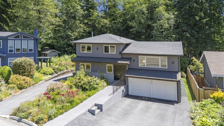 Photo 2 at 1776 Medwin Place, Blueridge NV, North Vancouver