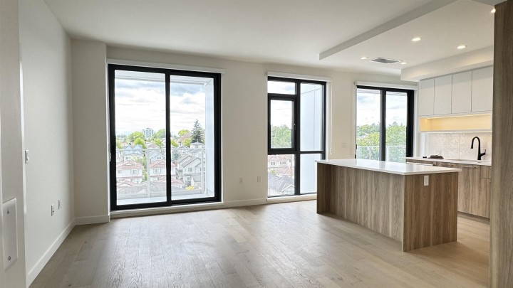 Photo 5 at 604 - 8398 Oak Street, Marpole, Vancouver West