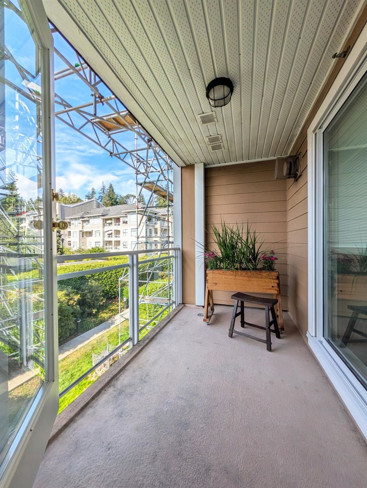 Photo 17 at 422 - 3629 Deercrest Drive, Roche Point, North Vancouver