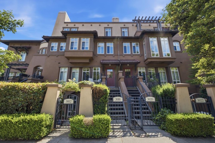 Photo 3 at 3018 W 4th Avenue, Kitsilano, Vancouver West
