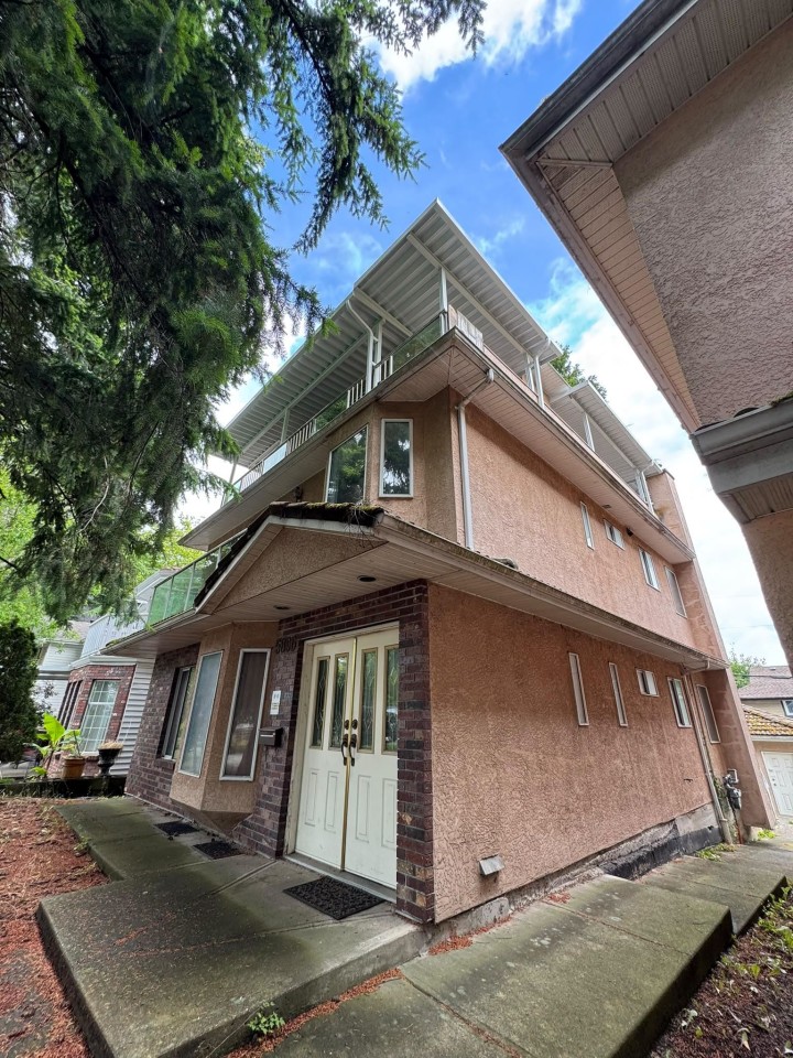 Photo 2 at 5896 Ontario Street, Main, Vancouver East