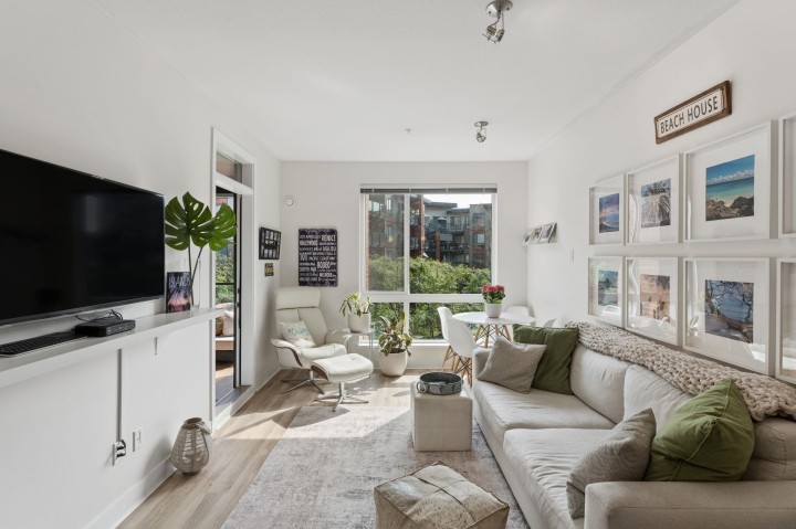 Photo 4 at 312 - 733 W 3rd Street, Harbourside, North Vancouver