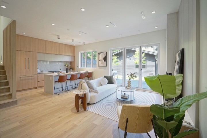 Photo 3 at 2 - 3315 W 10th Street, Kitsilano, Vancouver West
