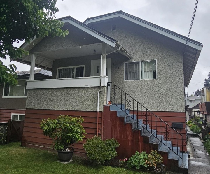 Photo 1 at 5350 Cecil Street, Collingwood VE, Vancouver East
