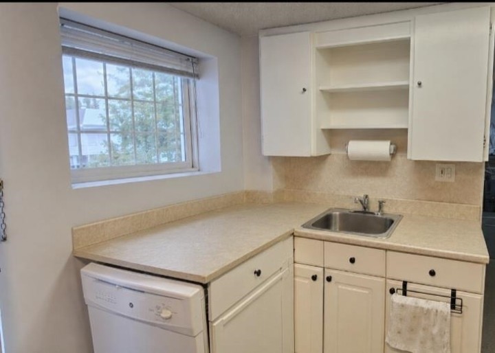 Photo 9 at 5350 Cecil Street, Collingwood VE, Vancouver East