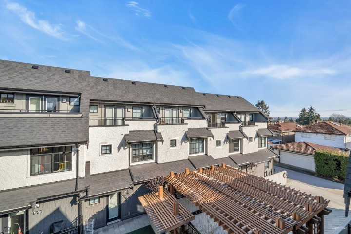 Photo 1 at 7901 Oak Street, Marpole, Vancouver West