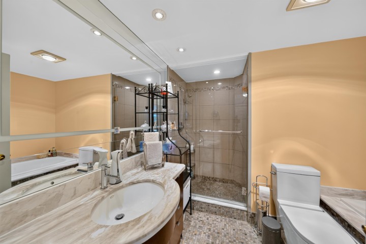 Photo 17 at 802 - 5425 Yew Street, Kerrisdale, Vancouver West