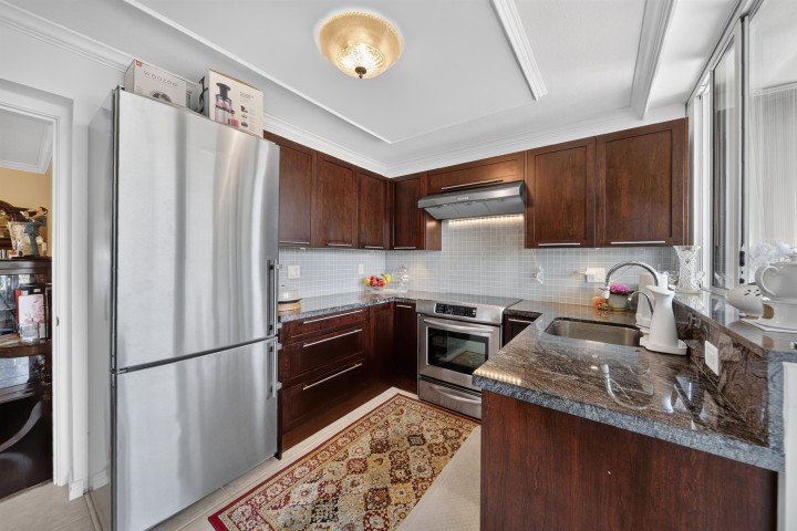 Photo 12 at 802 - 5425 Yew Street, Kerrisdale, Vancouver West