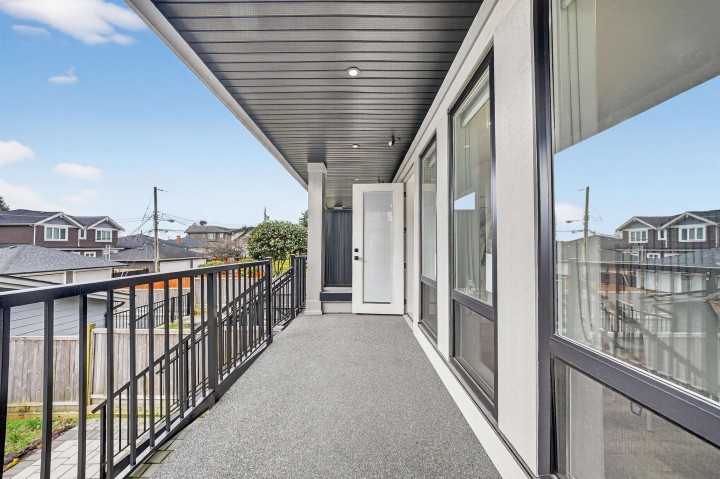Photo 18 at 516 W 60th Avenue, Marpole, Vancouver West