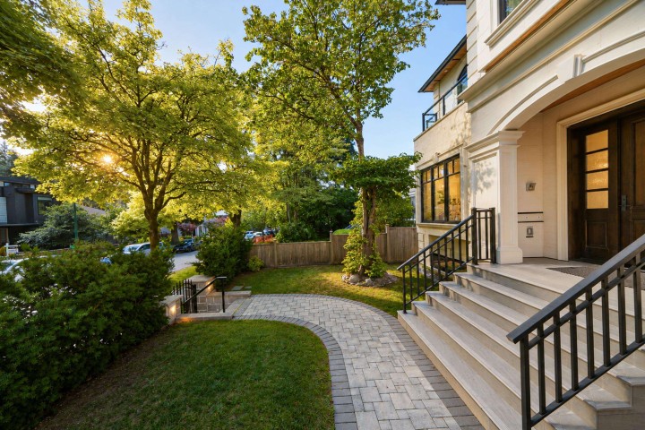 Photo 2 at 4627 W 15th Avenue, Point Grey, Vancouver West