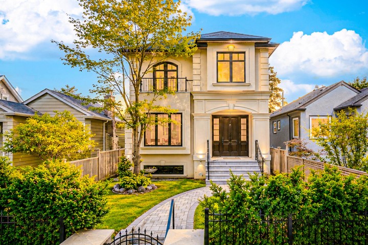 Photo 1 at 4627 W 15th Avenue, Point Grey, Vancouver West