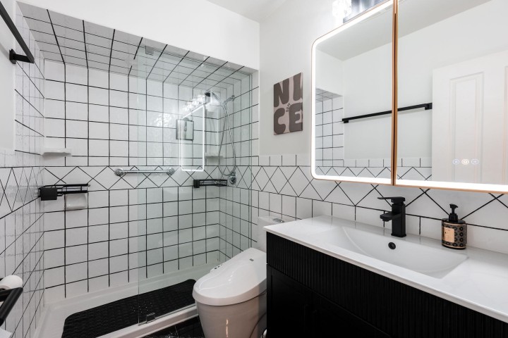 Photo 24 at 137 - 3300 Capilano Road, Edgemont, North Vancouver