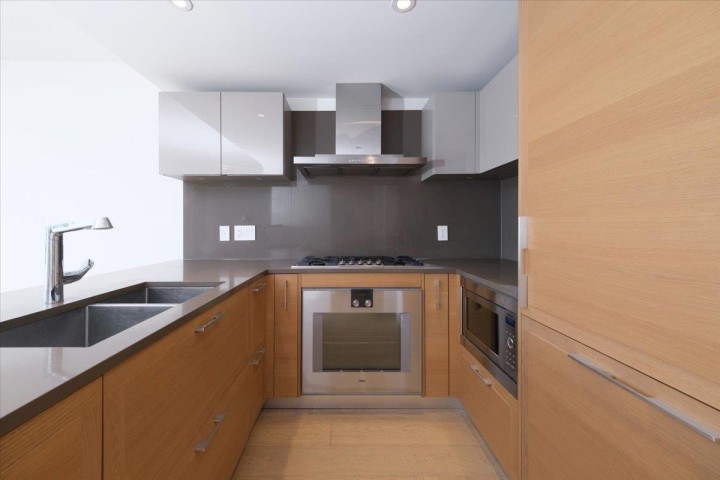 Photo 9 at 1581 W 57th Avenue, South Granville, Vancouver West