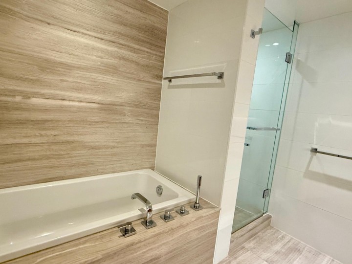 Photo 21 at 1581 W 57th Avenue, South Granville, Vancouver West