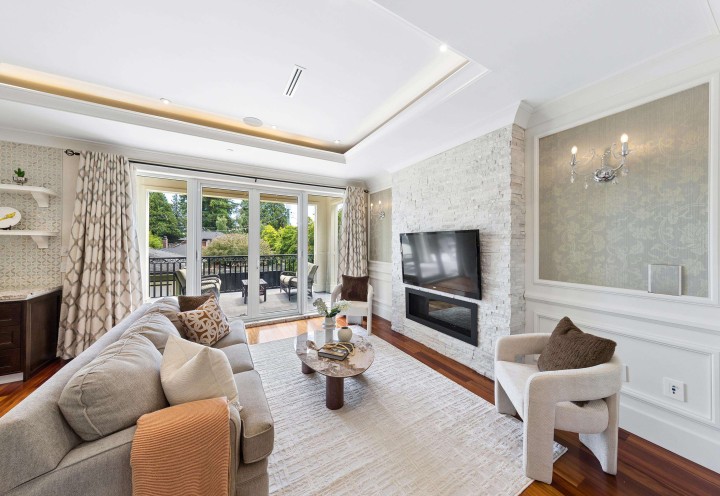 Photo 2 at 3058 W 44th Avenue, Kerrisdale, Vancouver West