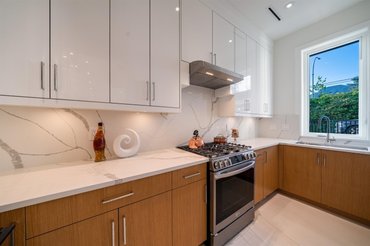 Photo 17 at 214 W 24th Street, Central Lonsdale, North Vancouver
