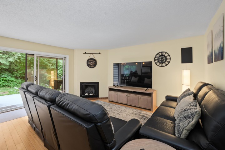 Photo 5 at 3381 William Avenue, North Vancouver