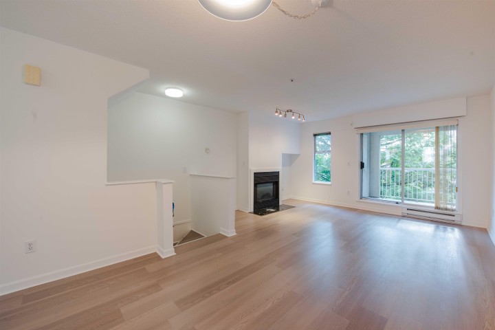 Photo 6 at 202 - 3683 Wellington Avenue, Collingwood VE, Vancouver East