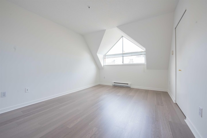 Photo 17 at 202 - 3683 Wellington Avenue, Collingwood VE, Vancouver East