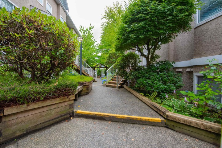 Photo 26 at 202 - 3683 Wellington Avenue, Collingwood VE, Vancouver East