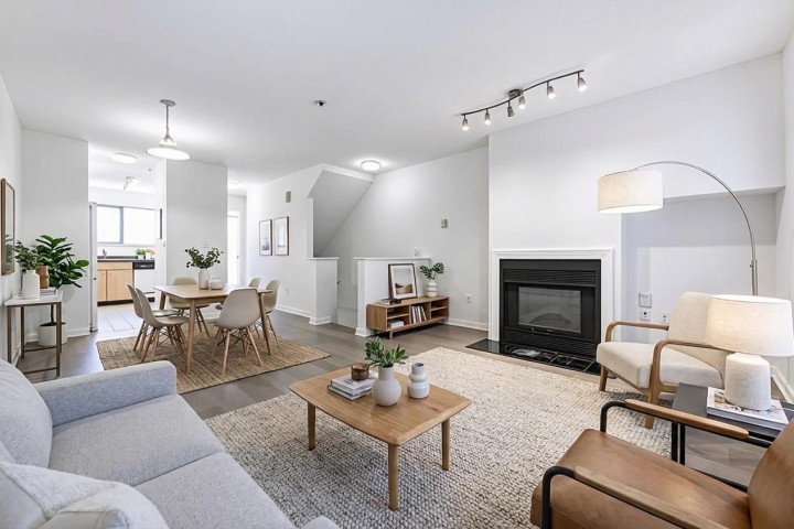 Photo 1 at 202 - 3683 Wellington Avenue, Collingwood VE, Vancouver East