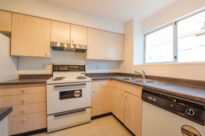 Photo 8 at 202 - 3683 Wellington Avenue, Collingwood VE, Vancouver East