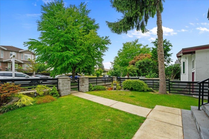 Photo 3 at 3179 E 16th Avenue, Renfrew Heights, Vancouver East