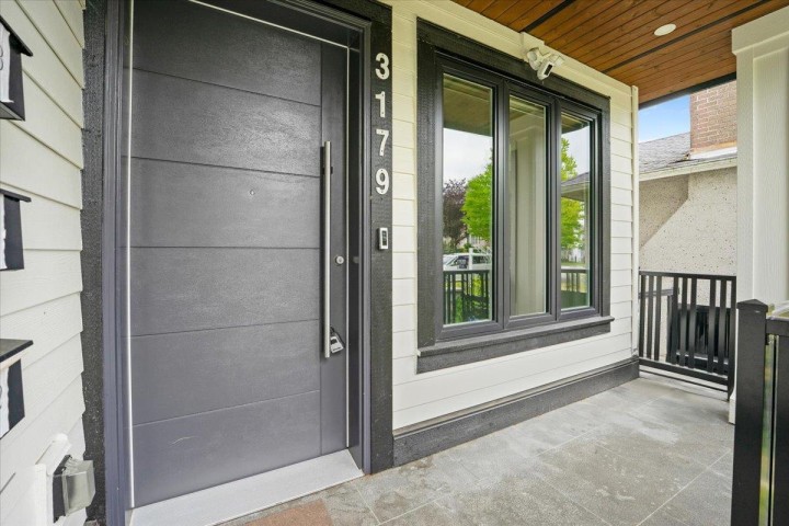 Photo 4 at 3179 E 16th Avenue, Renfrew Heights, Vancouver East